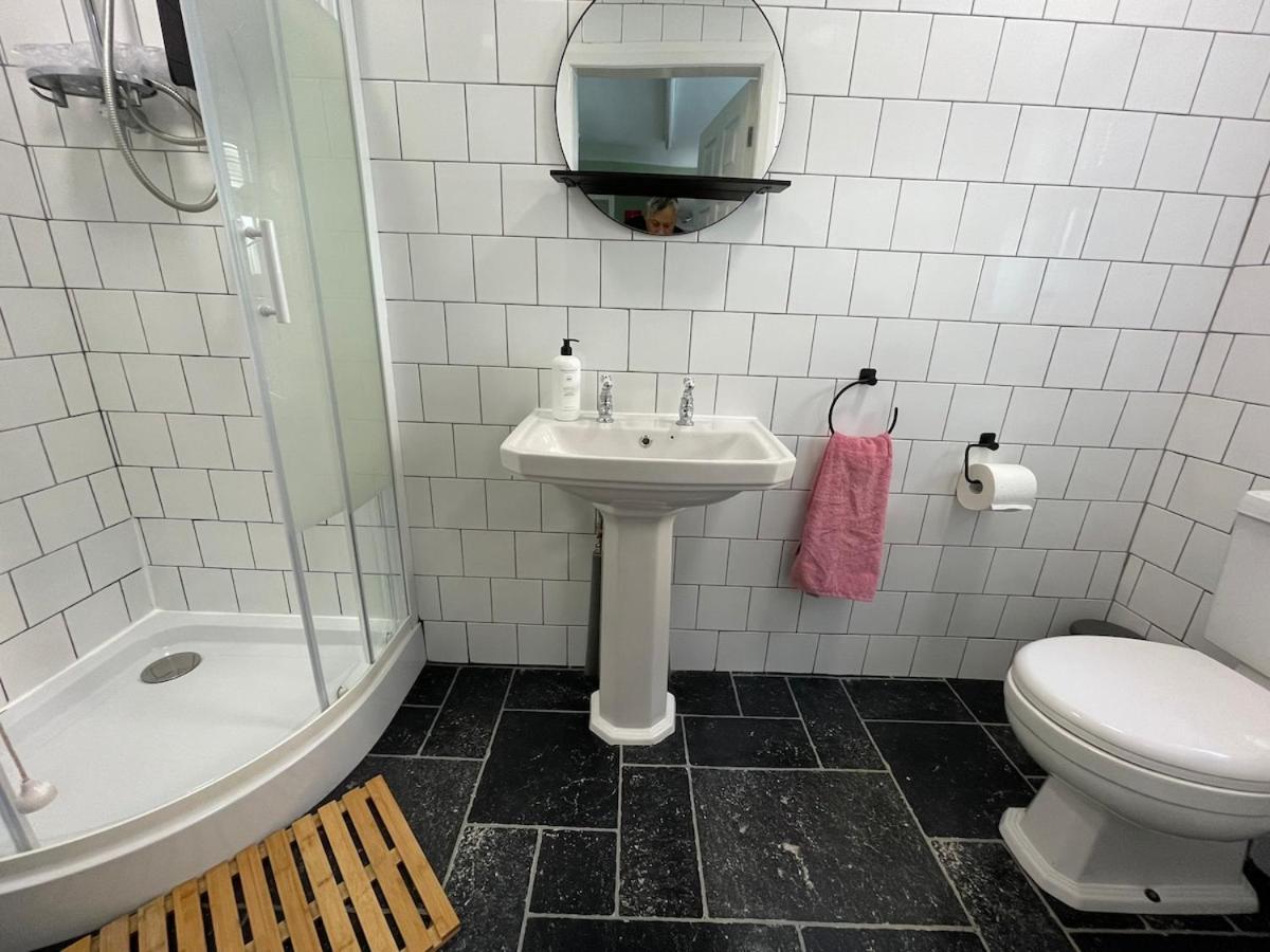 Marine View - Dog Friendly Apartment 500Ft From Beach Bridlington Exterior foto