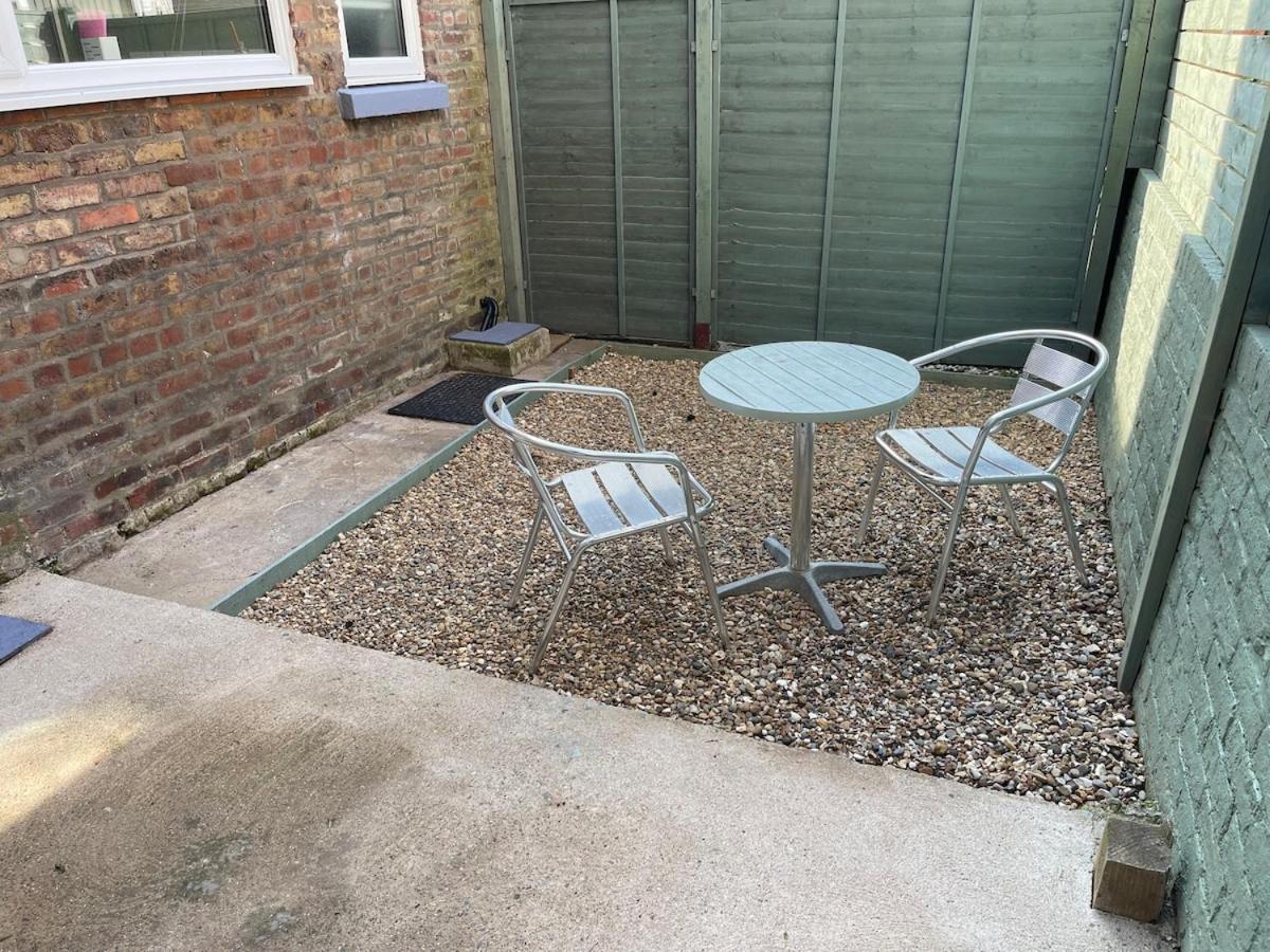 Marine View - Dog Friendly Apartment 500Ft From Beach Bridlington Exterior foto